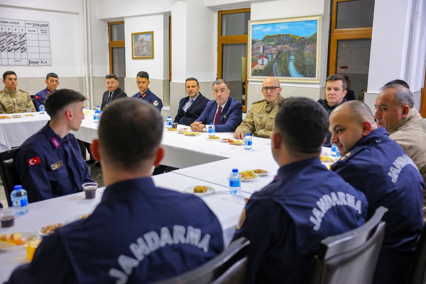 Vali Eldivan’dan emniyet güçlerine moral ziyareti
