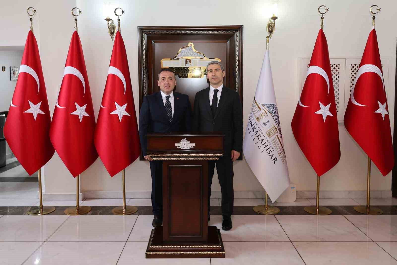 Vali Faik Oktay Sözer ikili temaslarda bulundu
