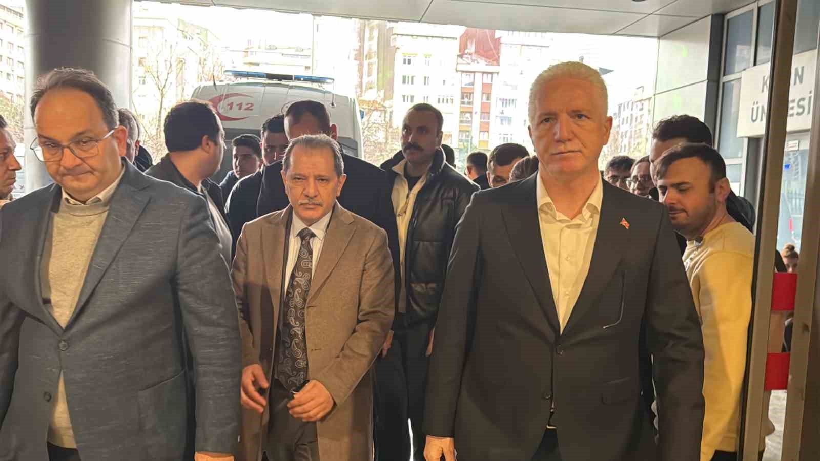 Vali Gül ve İl Emniyet Müdürü Yıldız’dan enkazdan kurtarılan yaralılara hastane ziyaret
