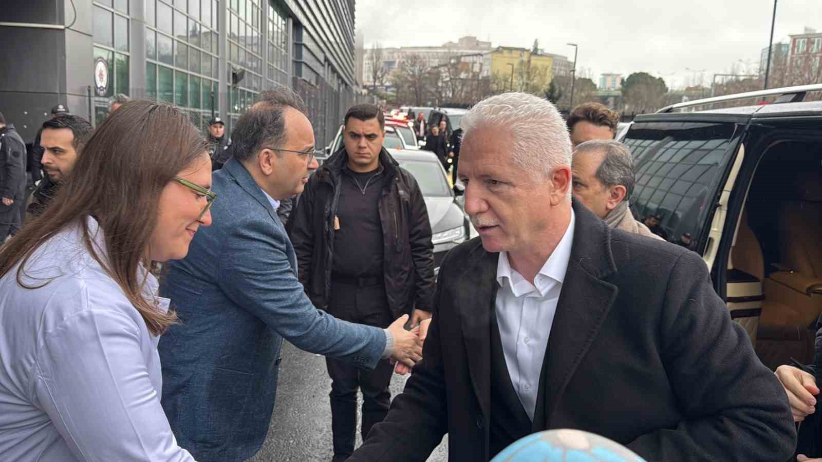 Vali Gül ve İl Emniyet Müdürü Yıldız’dan enkazdan kurtarılan yaralılara hastane ziyaret
