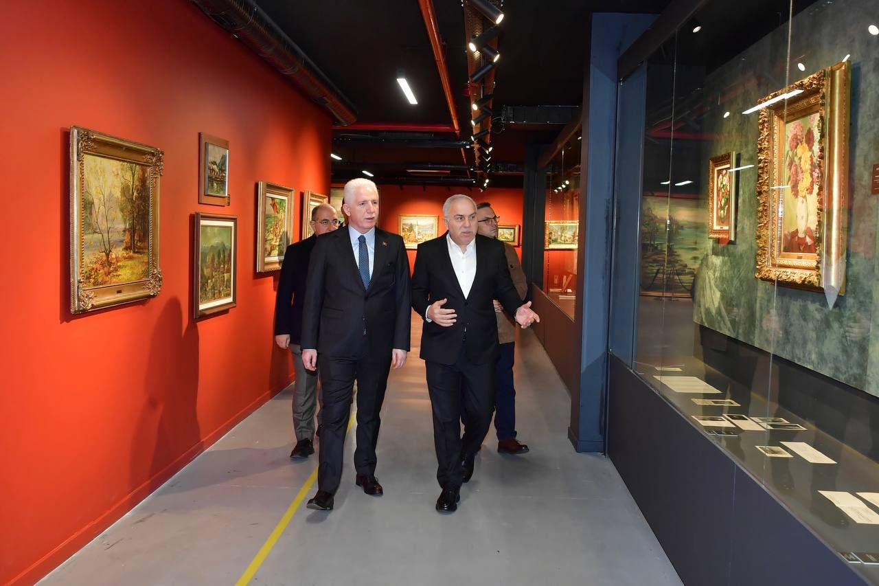 Vali Gül’den "SafiStanbul" İbrahim Safi Sergisi’ne ziyaret
