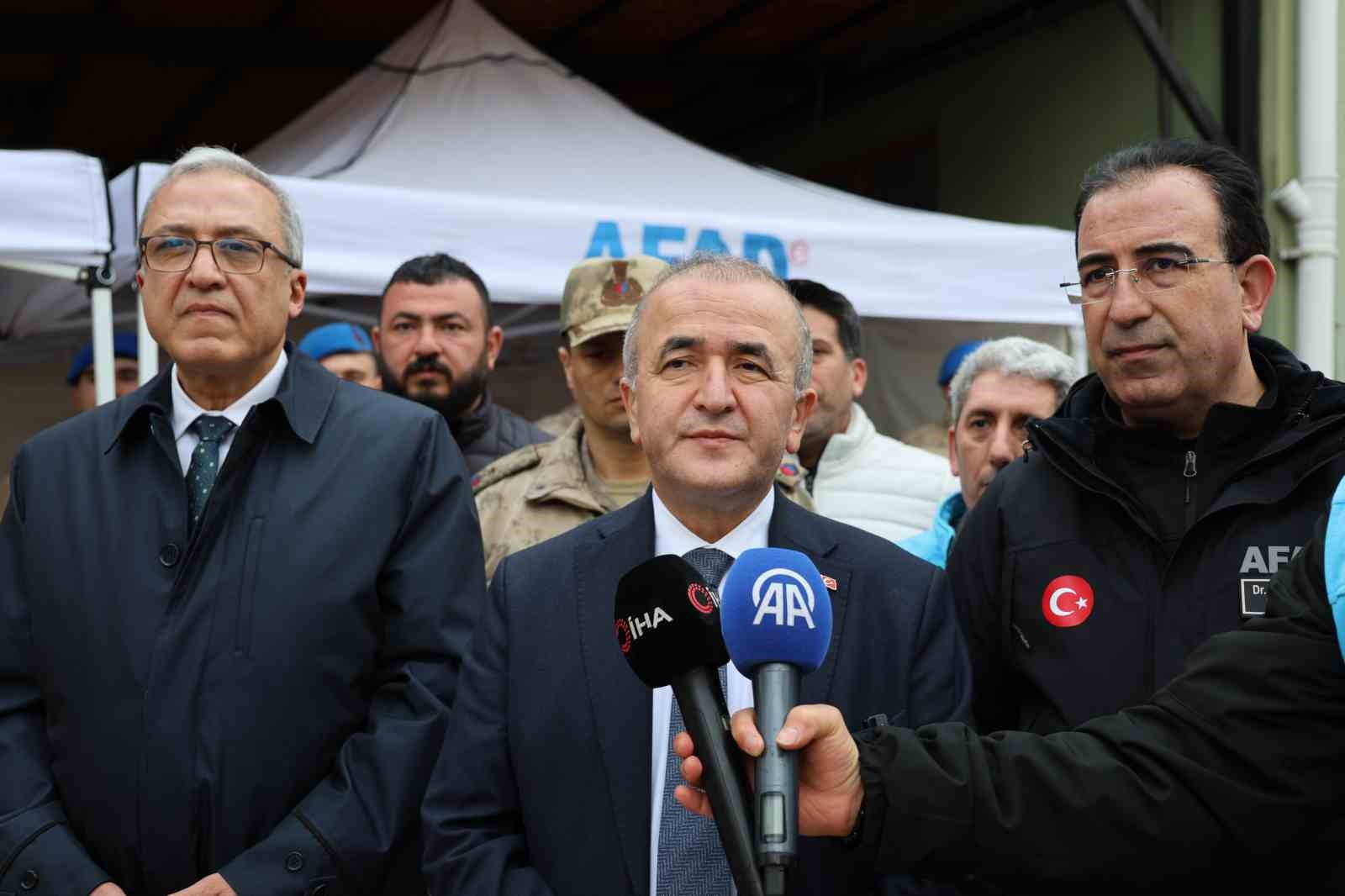 Vali Hatipoğlu kayıp şahıs için, "Maalesef henüz olumlu bir haber alamadık"
