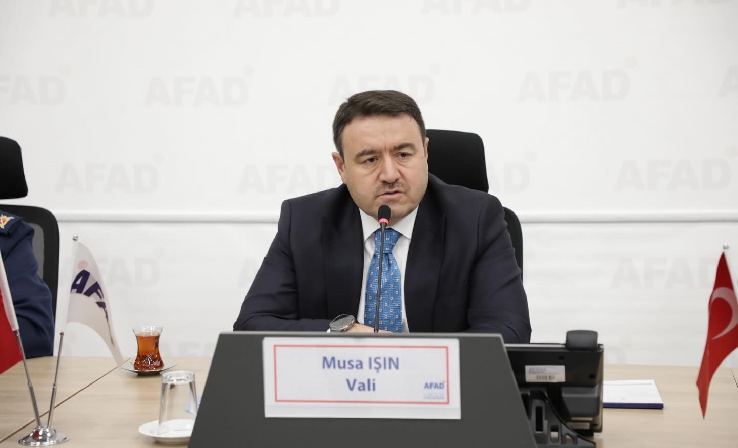 Vali Işın: "Depreme karşı en önemli husus, önceden tedbir almaktır"
