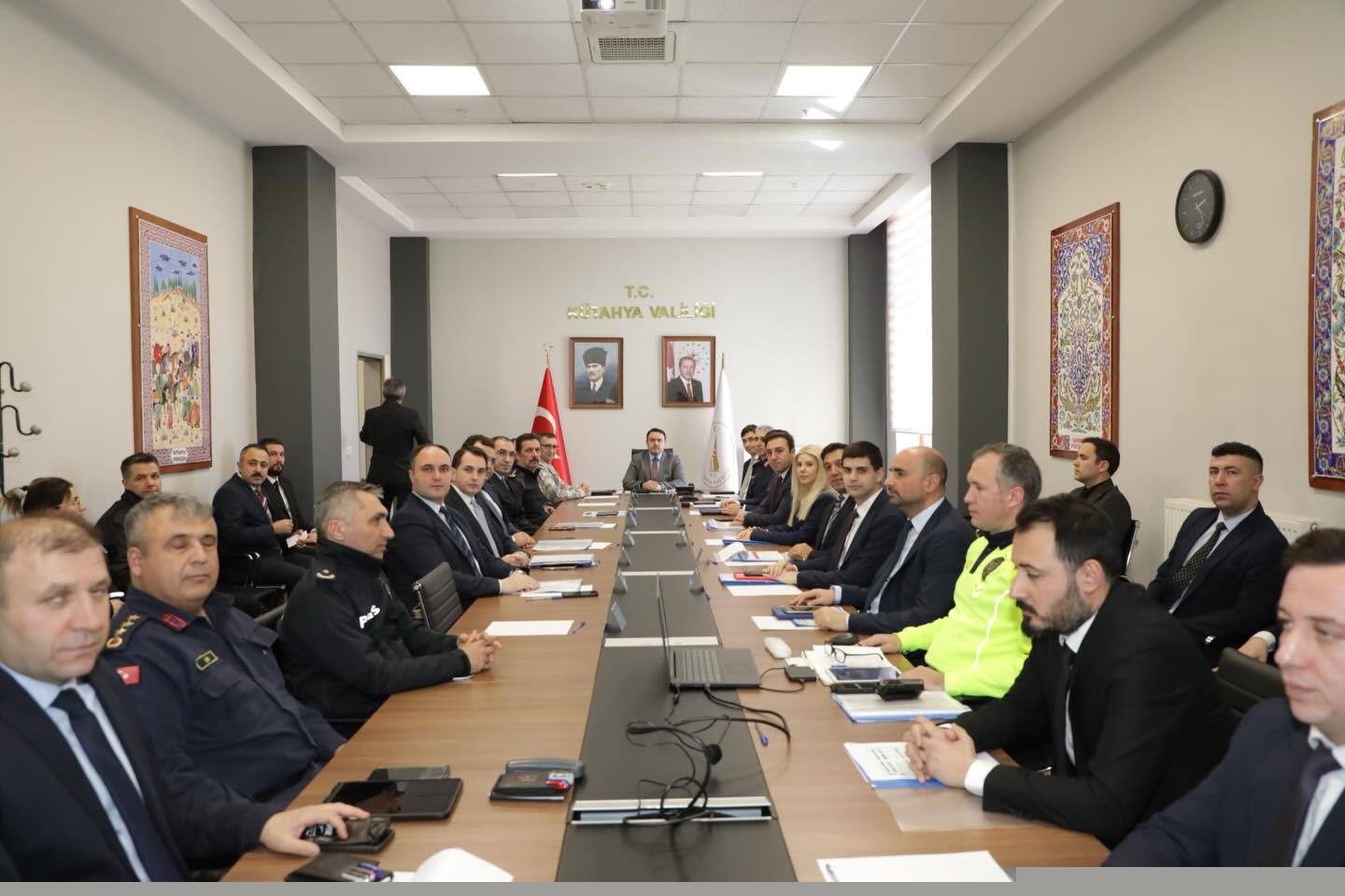 Vali Işın: "Tüm tedbirler titizlikle uygulanmaya devam edecek"
