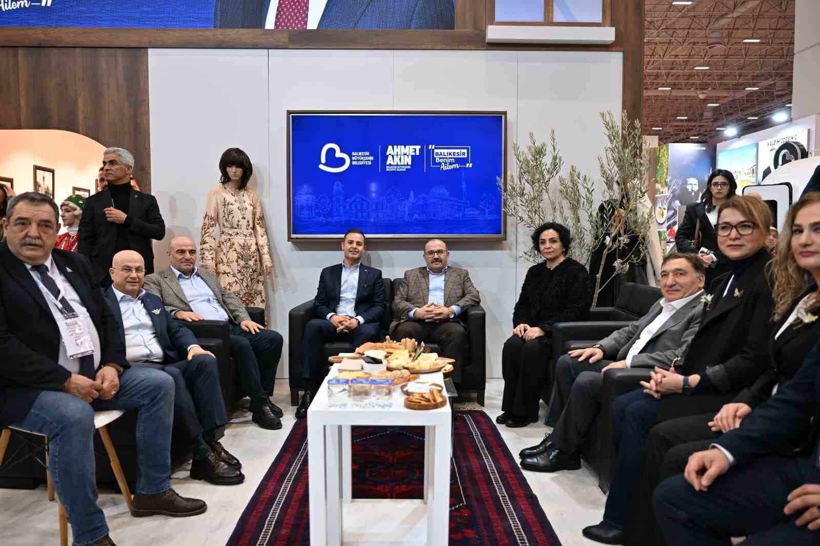 Vali İsmail Ustaoğlu, EMITT’te Balıkesir standına hayran kaldı
