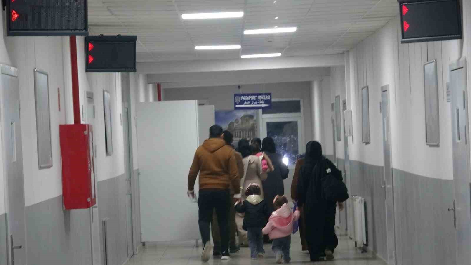 Vali Kalaylı: "Suriyelilerin gönüllü geri dönüş süreci kesintisiz sürüyor"
