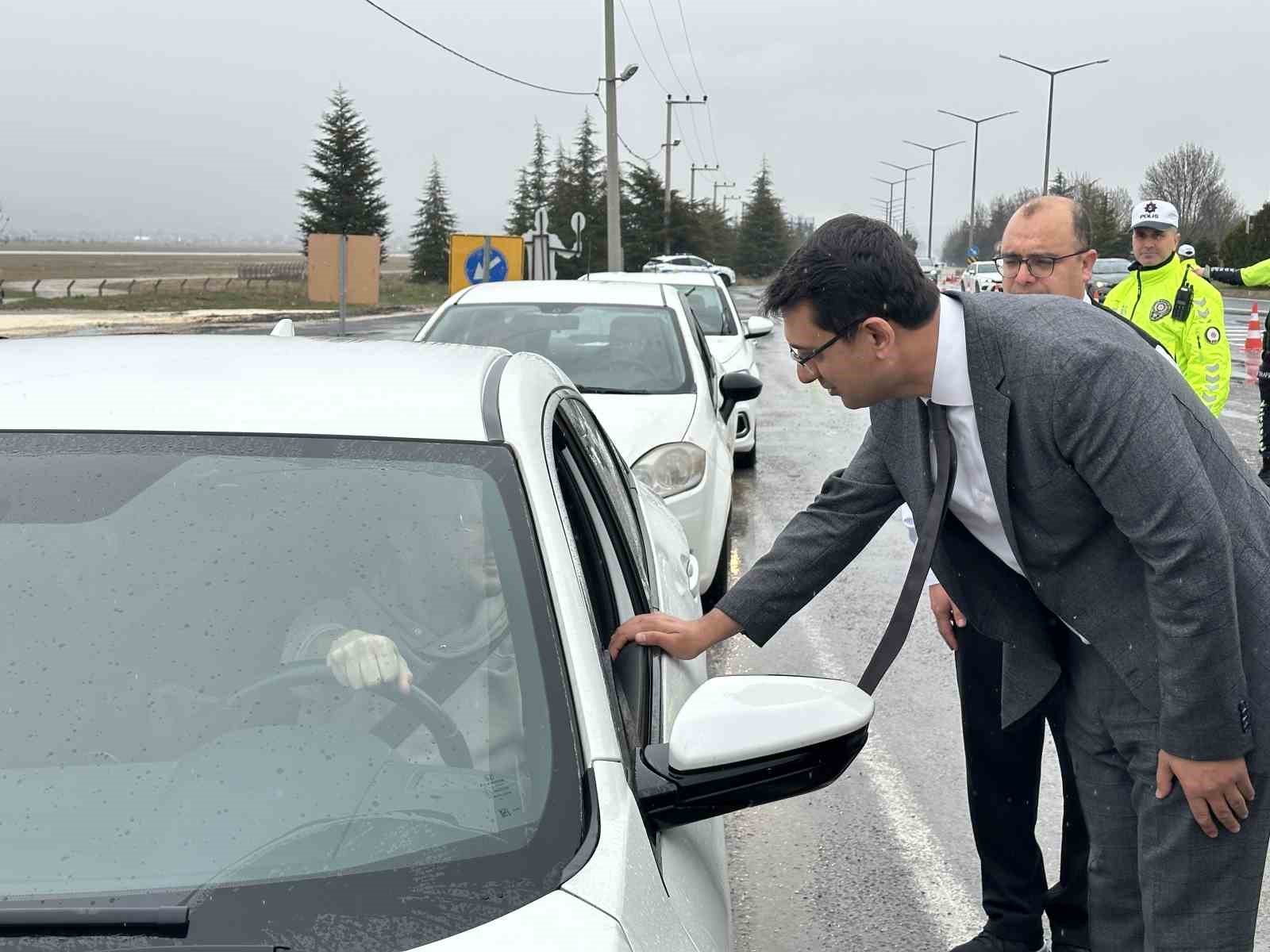 Vali Kartal uygulama noktalarını ziyaret etti
