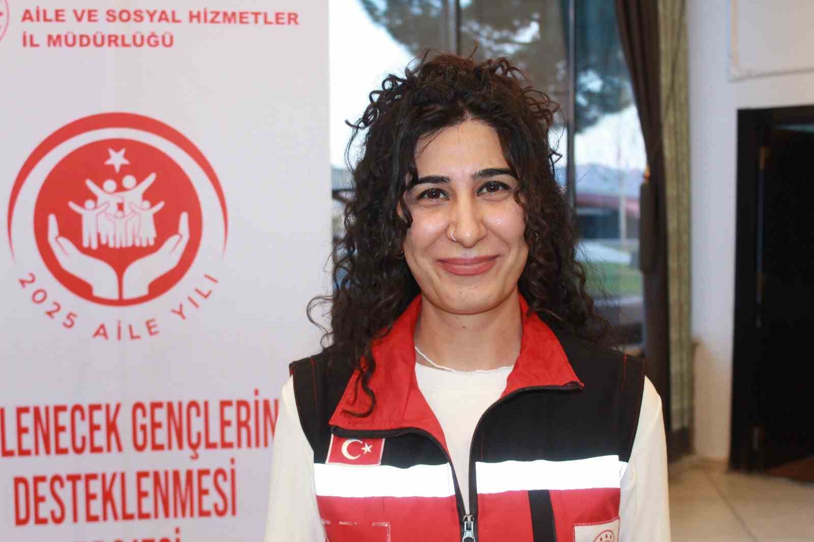 Vali Kızılkaya genç çiftlerle buluştu
