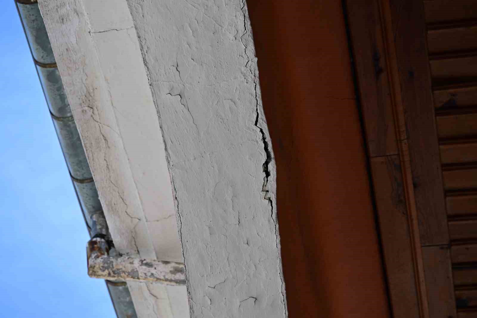 Vali Köşger, Kayalık Camisinde incelemelerde bulundu
