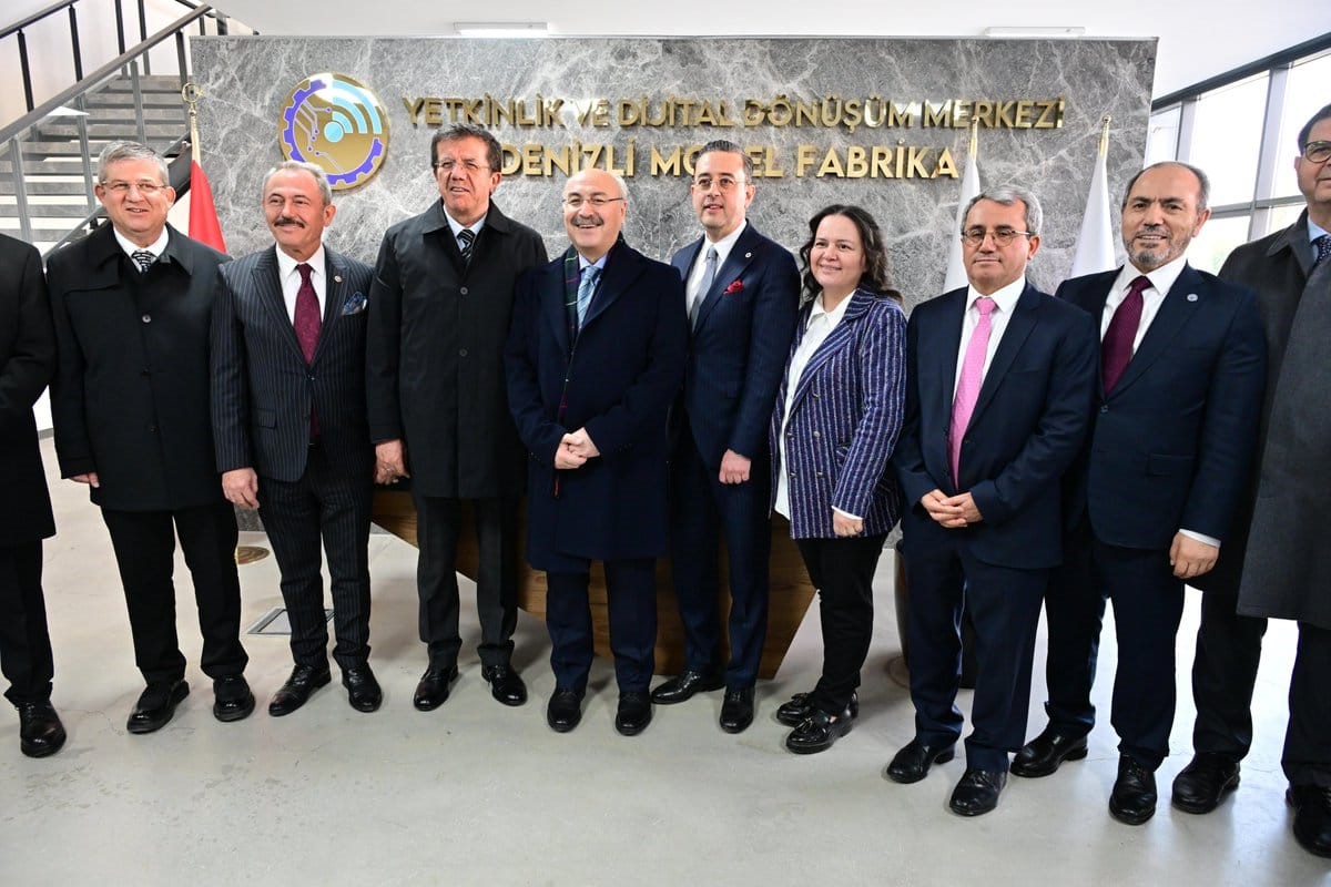 Vali Köşger; "Model fabrika ile Denizli’ye önemli bir yatırım kazandırılmış oldu"
