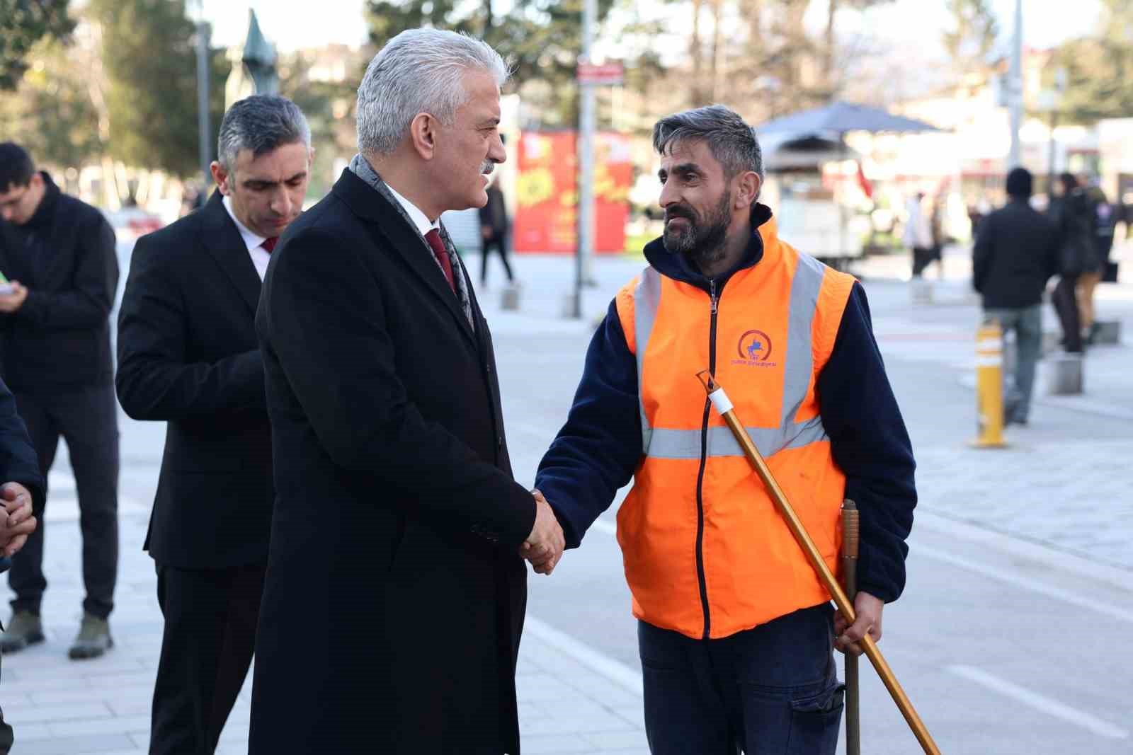 Vali Makas esnafla hasbihal etti
