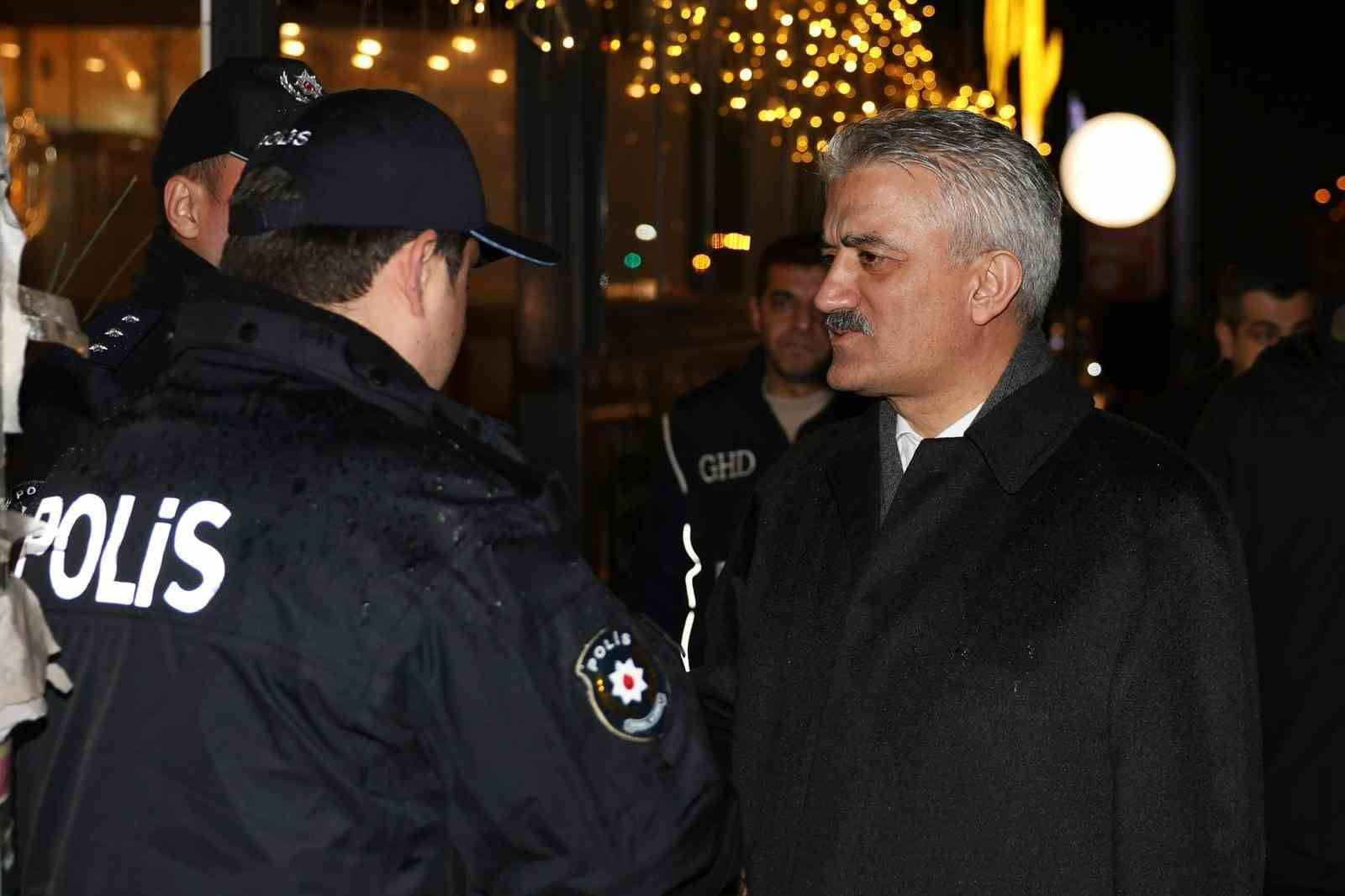 Vali Makas, Konuralp’de yapılan denetime katılarak esnafları ziyaret etti
