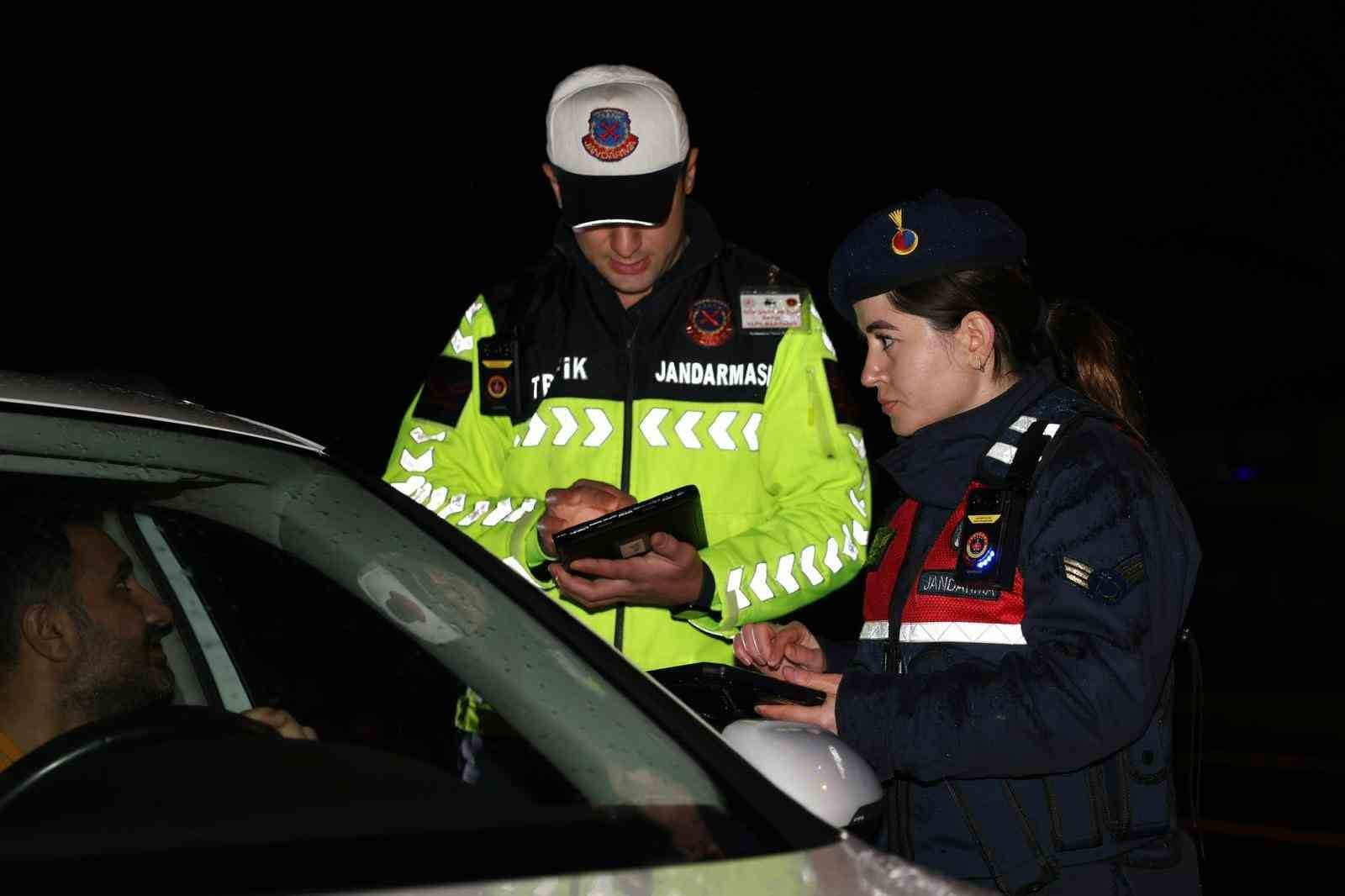 Vali Makas, Konuralp’de yapılan denetime katılarak esnafları ziyaret etti
