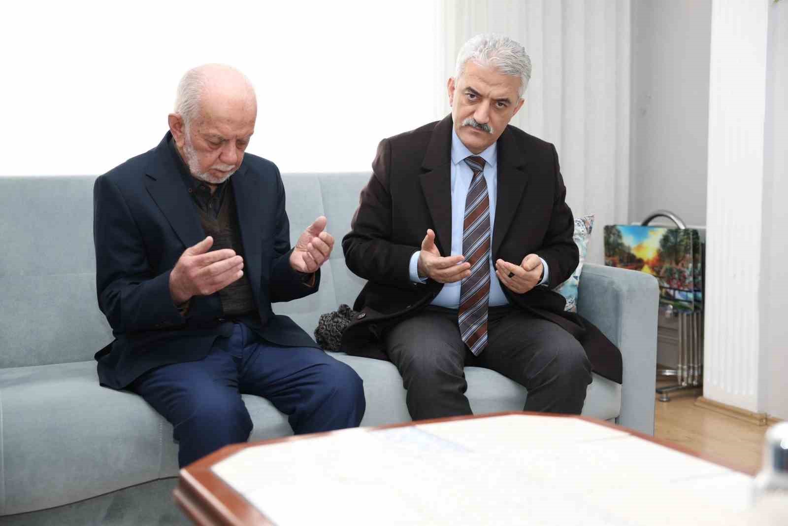 Vali Makas şehit ailelerini yalnız bırakmıyor
