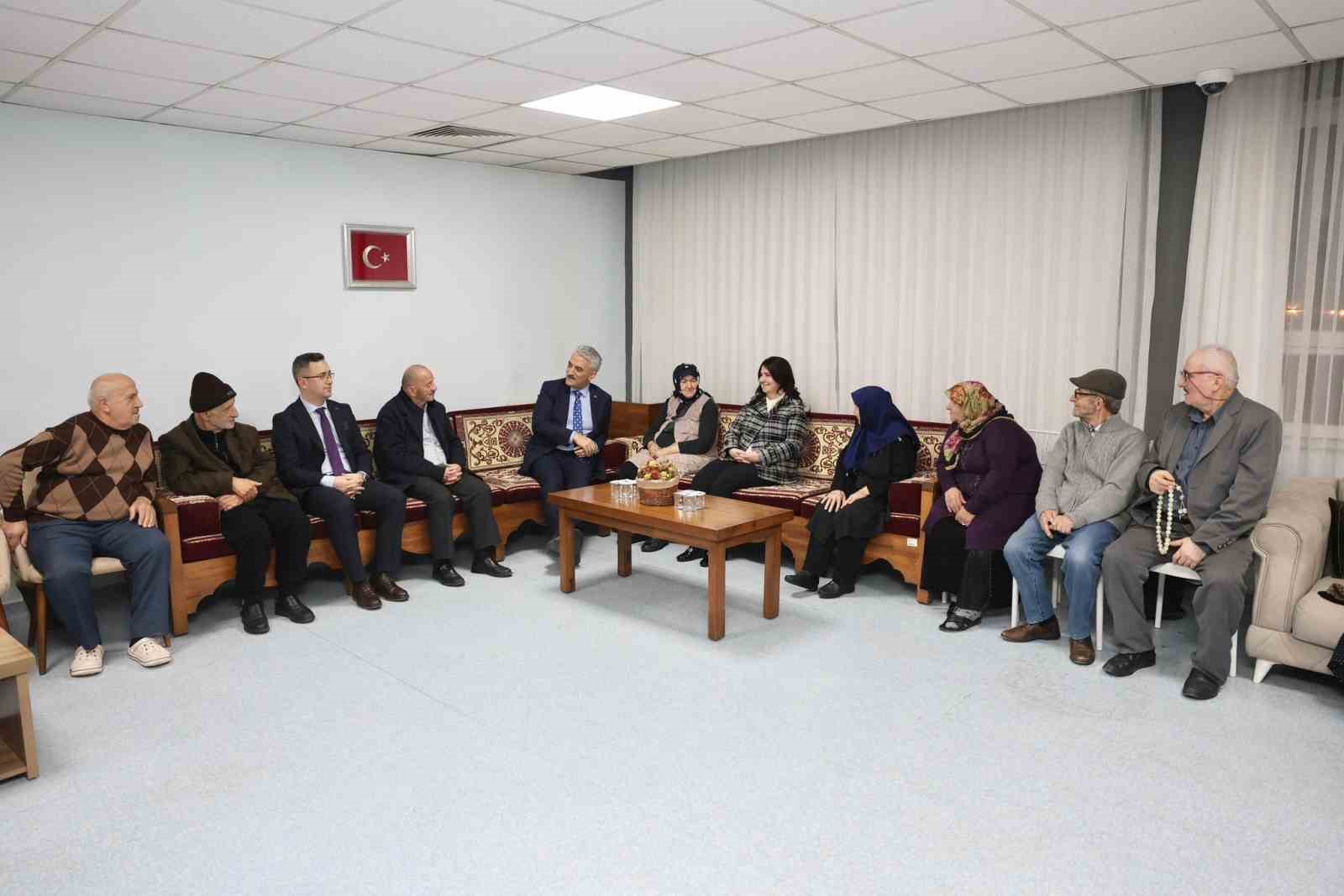 Vali Makas’tan büyüklere ziyaret
