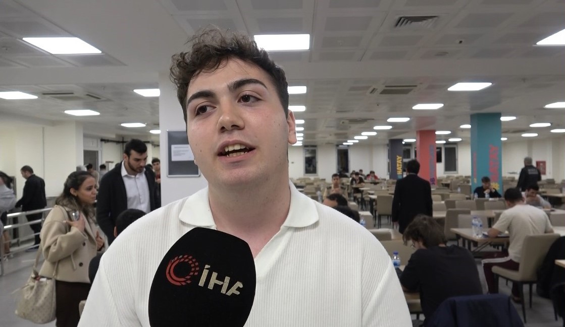 Vali Masatlı üniversite öğrencileriyle iftar sofrasında bir araya geldi
