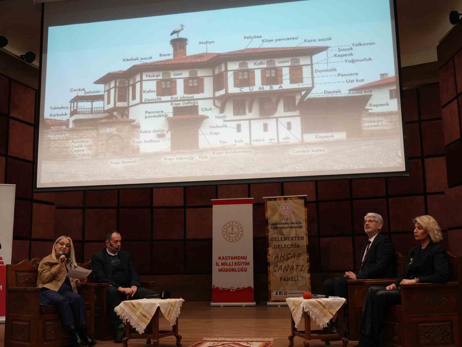 Vali Meftun Dallı: "Merakı olanlar birazcık fedakarlık yaparsa bu sanatlarımızı kaybetmemiş oluruz"
