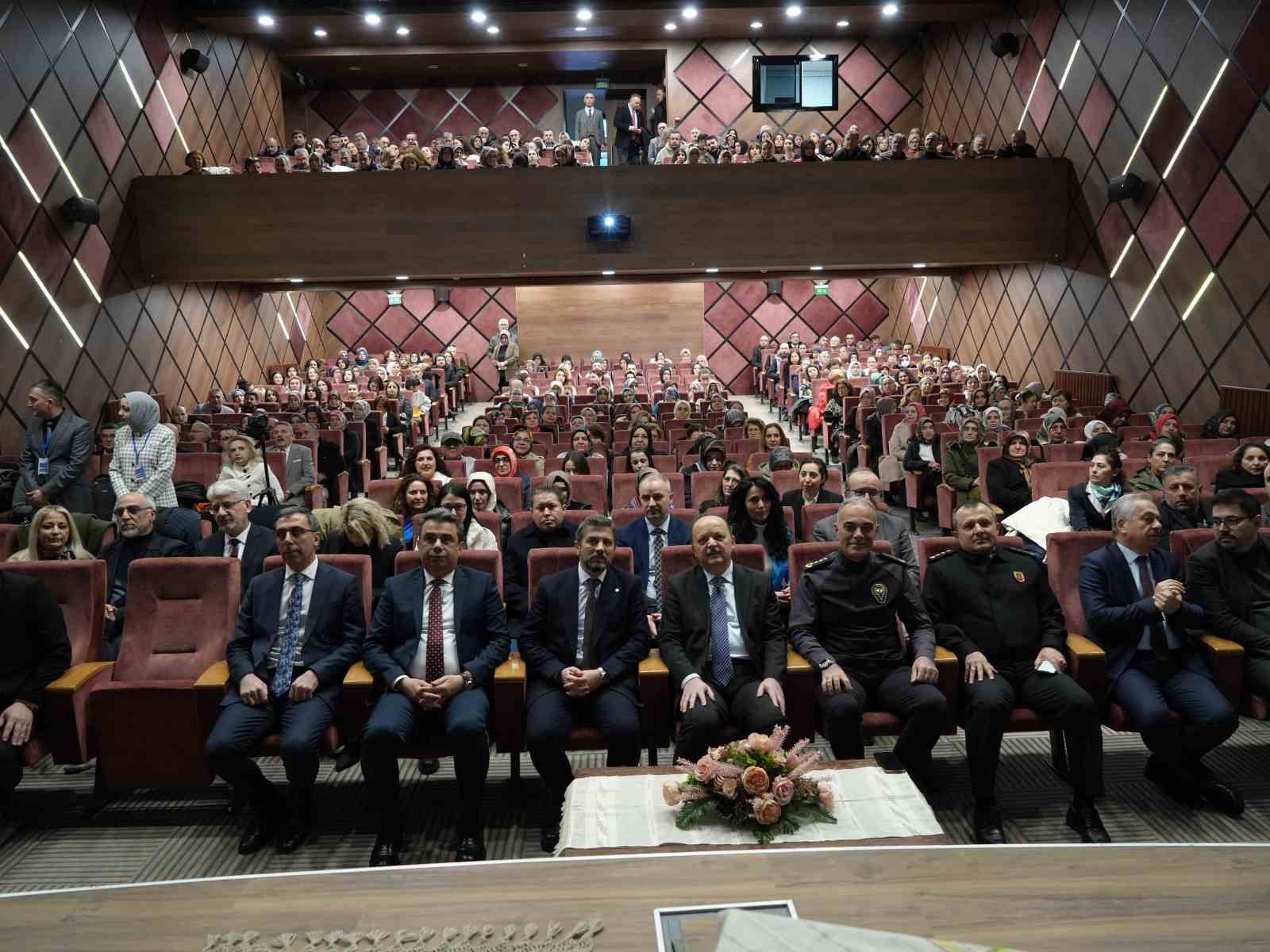 Vali Meftun Dallı: "Merakı olanlar birazcık fedakarlık yaparsa bu sanatlarımızı kaybetmemiş oluruz"
