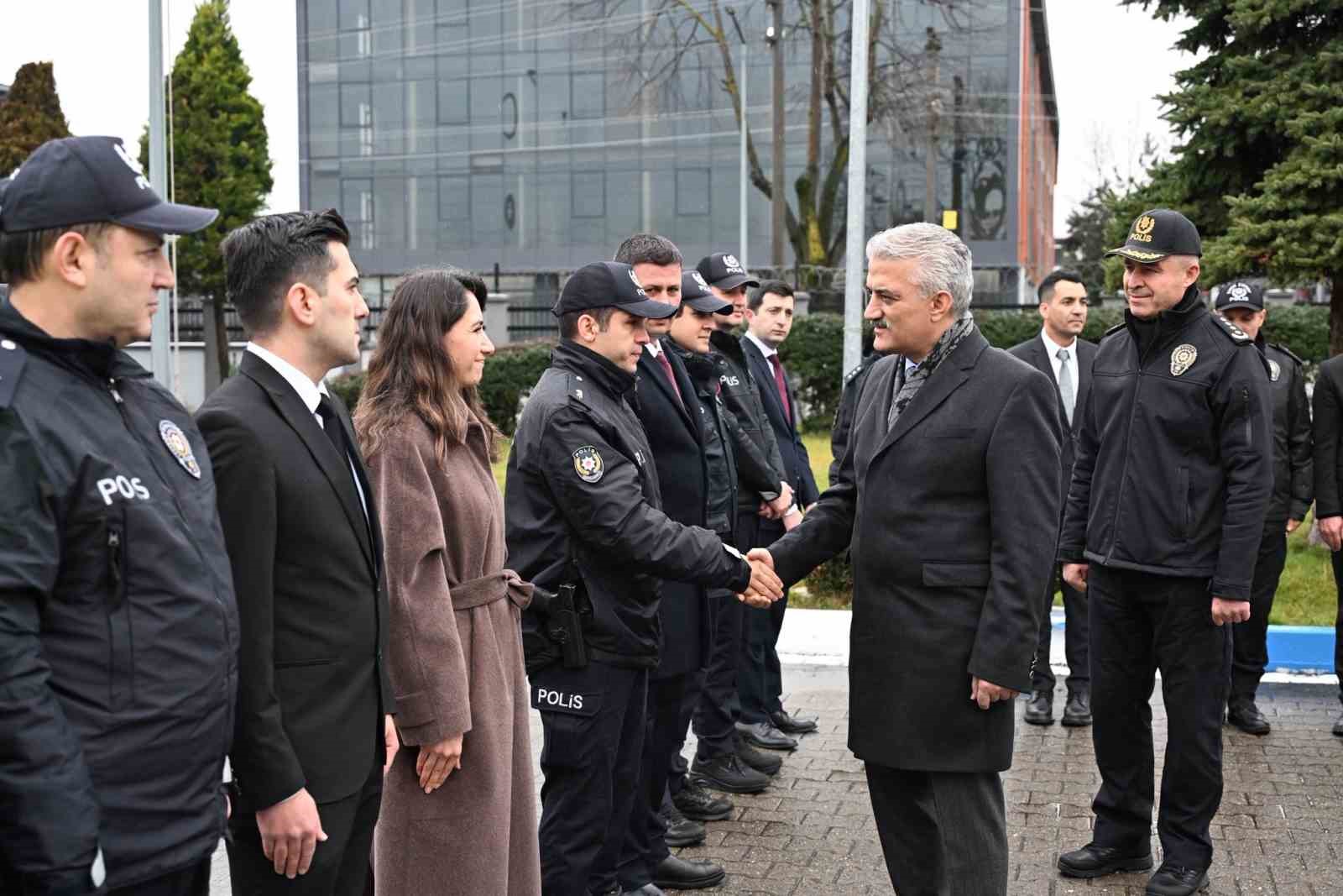 Vali Mehmet Makas polislerle bir araya geldi
