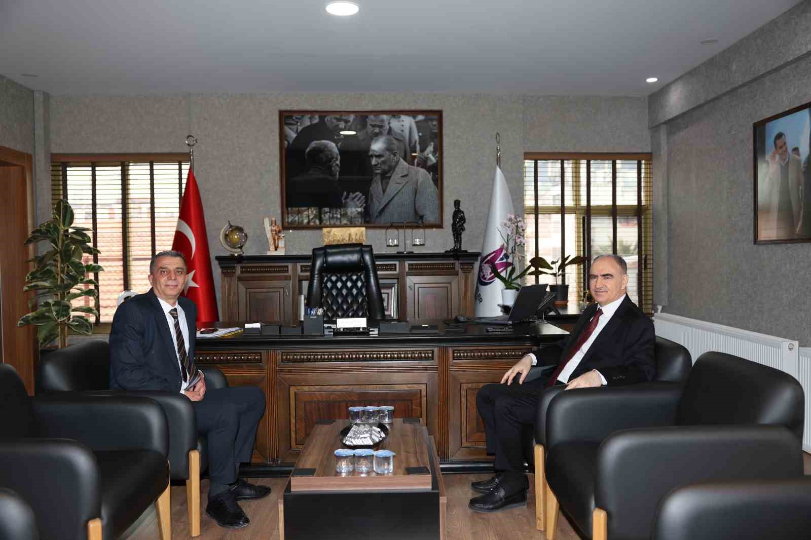 Vali Özkan ve Başkan Şimşek yatırımlar hakkında fikir alışverişi yaptı
