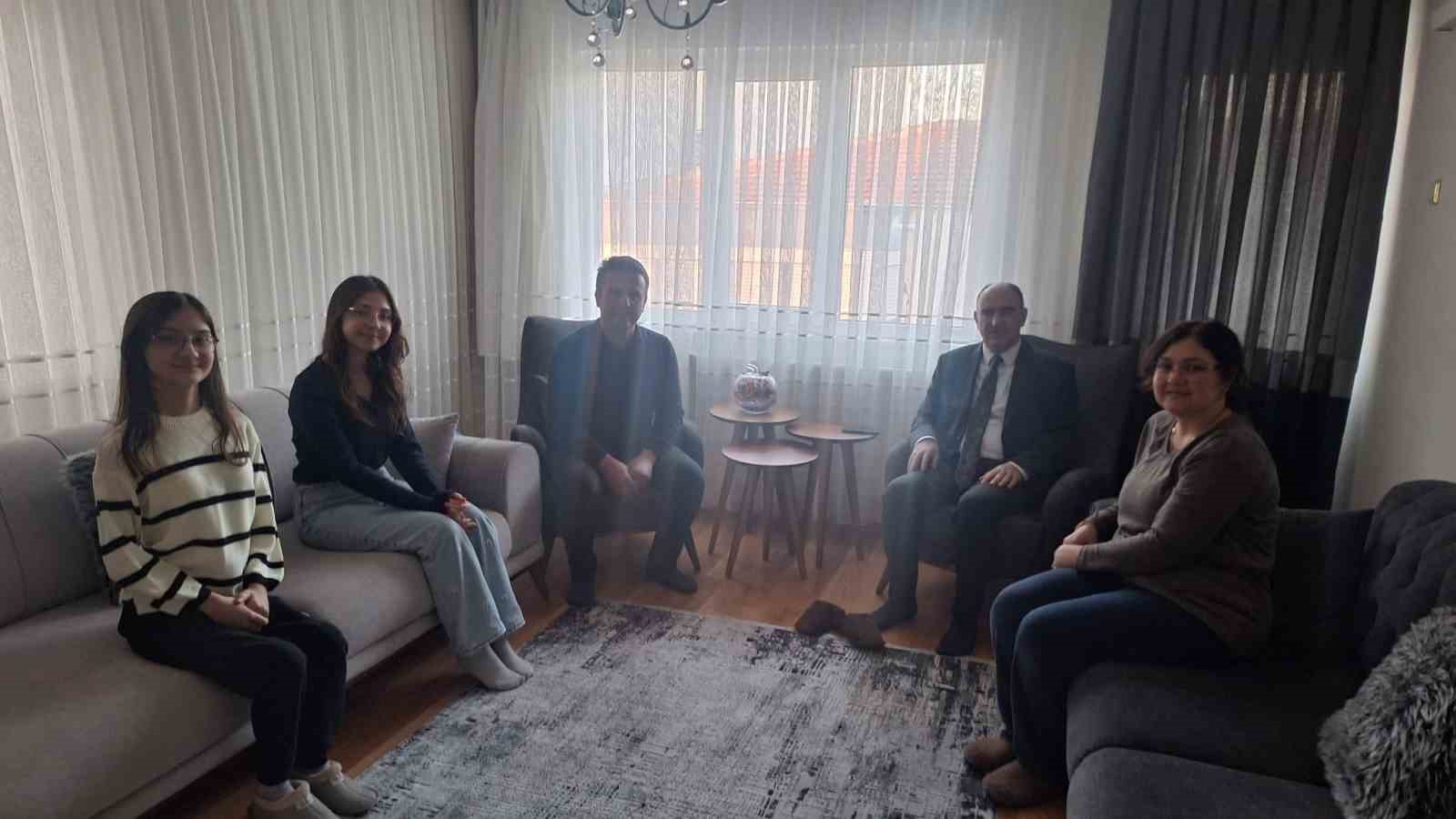 Vali Özkan’dan şehit ve gazi ailelerine ziyaret
