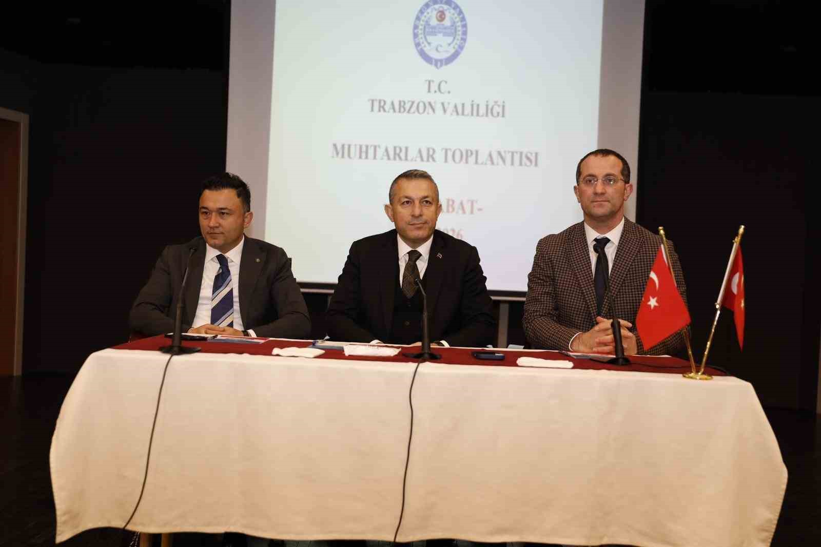 Vali Şahin Akçaabat’ta muhtarlarla buluştu
Vali Şahin Akçaabat’ta muhtarlarla buluştu