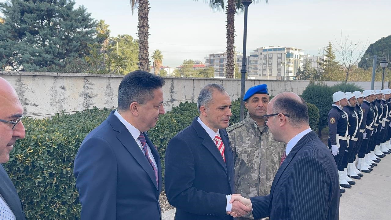 Vali Serdengeçti Osmaniye’de görevine başladı
