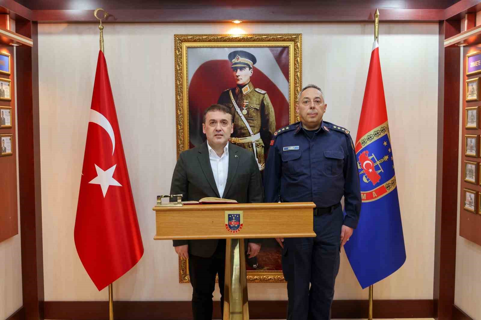 Vali Sözer Bilecik İl Jandarma Komutanlığı’nda bilgi aldı
