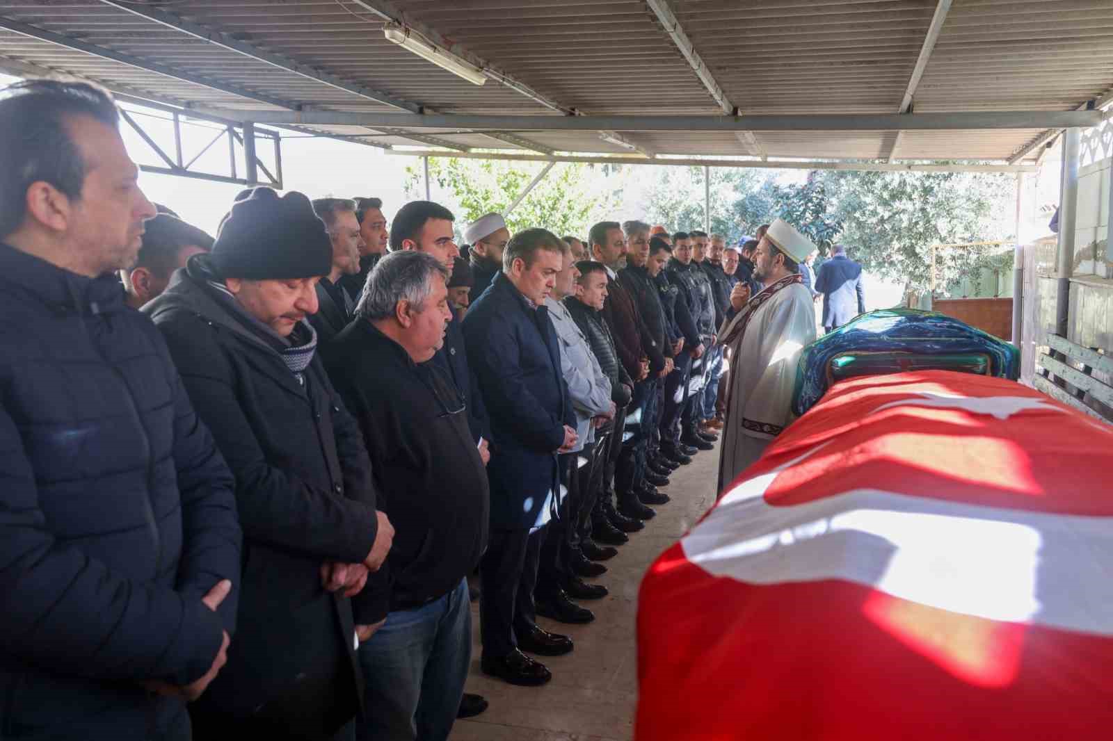 Vali Sözer, gazi cenazesine katıldı
