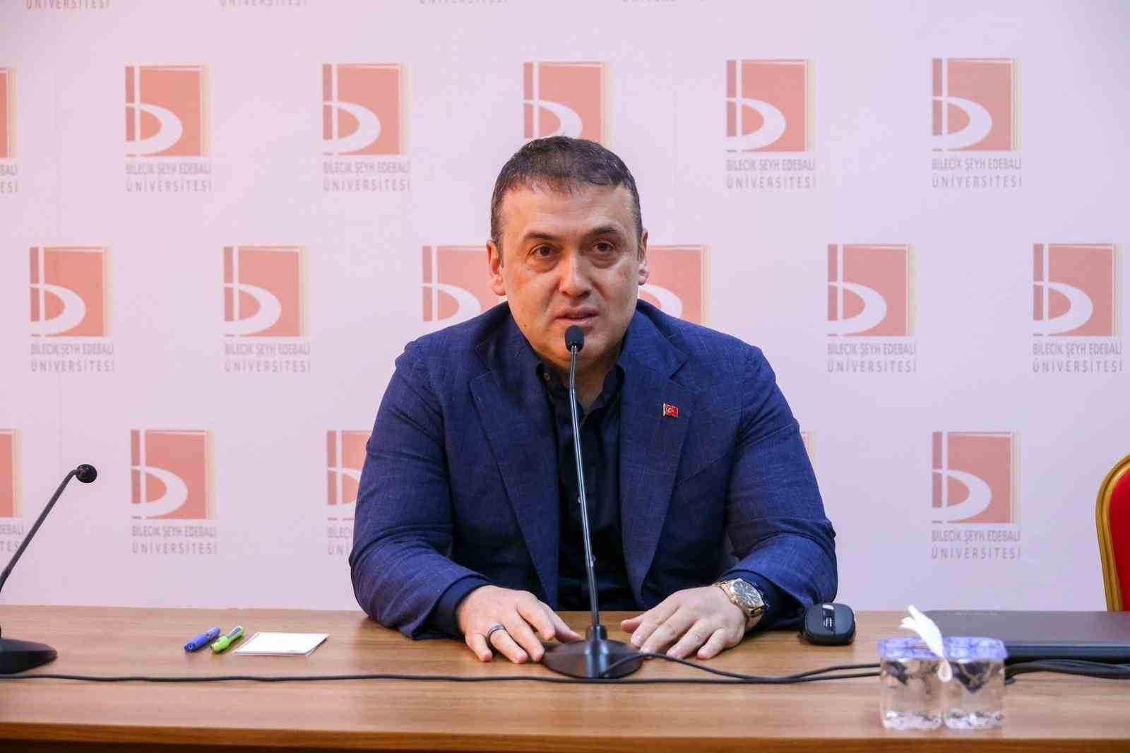 Vali Sözer, ’Kariyerim Mülkiye’ etkinliğinde üniversite öğrencilerle buluştu
Vali Sözer, ’Kariyerim Mülkiye’ etkinliğinde üniversite öğrencilerle buluştu