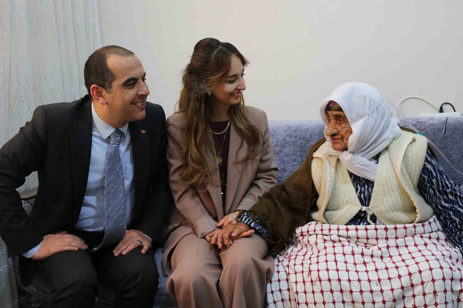 Vali Taşolar’dan yaşlılara "Sizi seviyorum" mesajı
