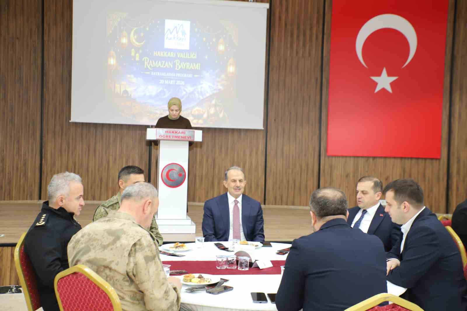 Vali Taşyapan: "Bayramlar kardeşliği pekiştirir"
