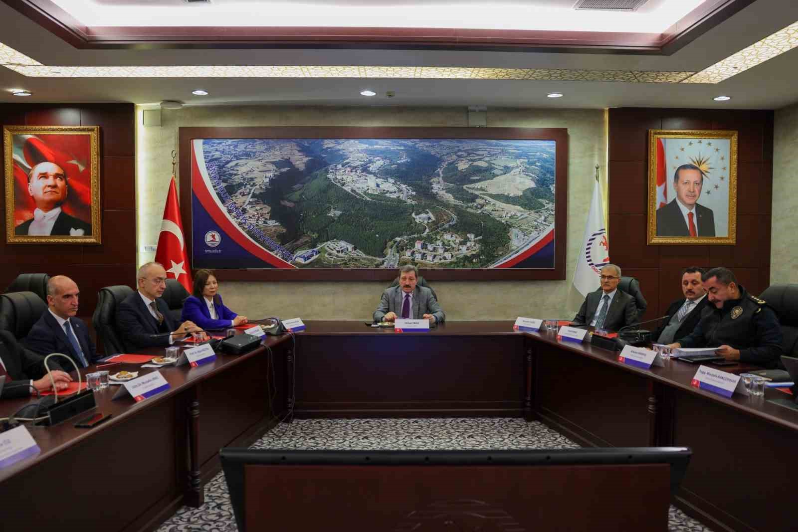 Vali Tavlı: "Bağımlılık yerine bağımsızlık diyoruz, gençlerimize sahip çıkıyoruz"
