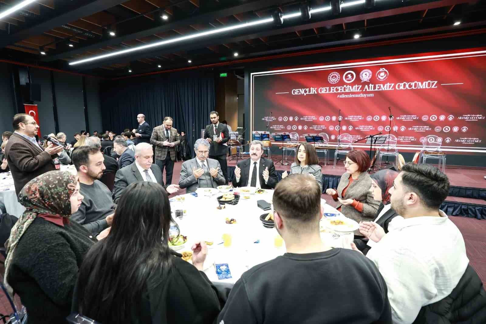 Vali Tavlı: "Güçlü ülke olmanın ilk şartı güçlü bir aile yapısı"
