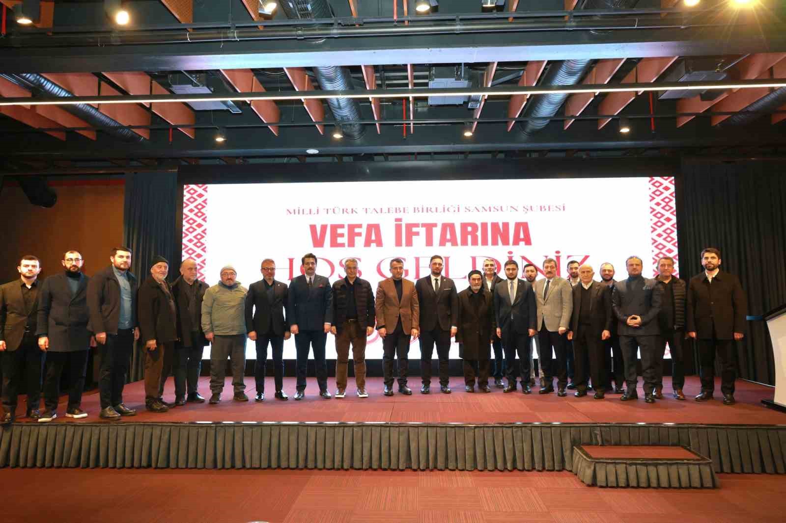 Vali Tavlı’dan iftar programında anlamlı mesaj: "Nice Kızılelmalarla buluşmak dileğiyle"
