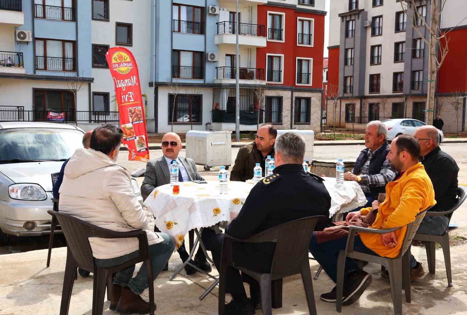 Vali Varol, esnaflarla bir araya geldi
