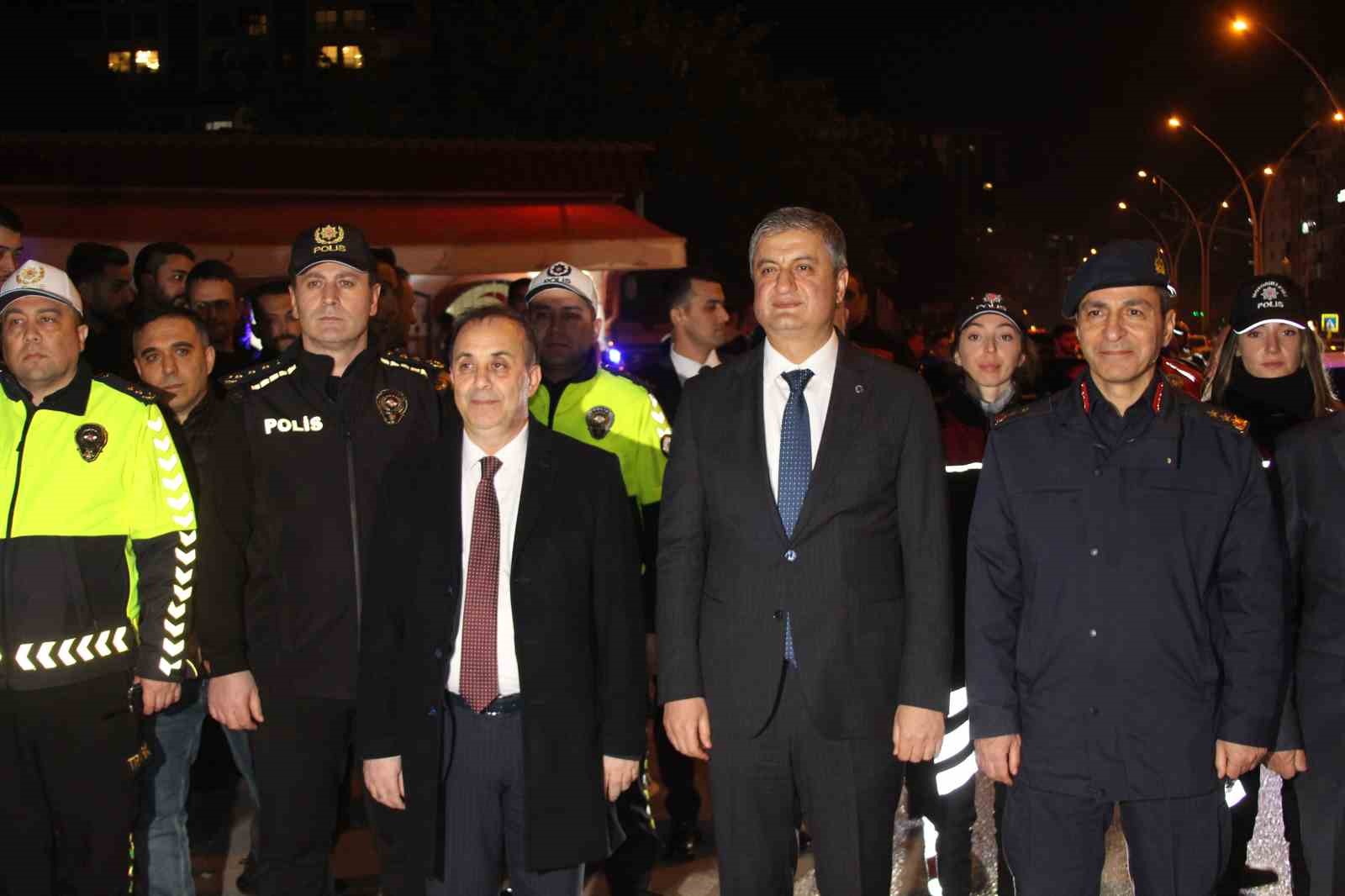 Vali Yavuz: "Adanalı hemşehrilerimizin huzuru ve güvenliği için sahadayız"
