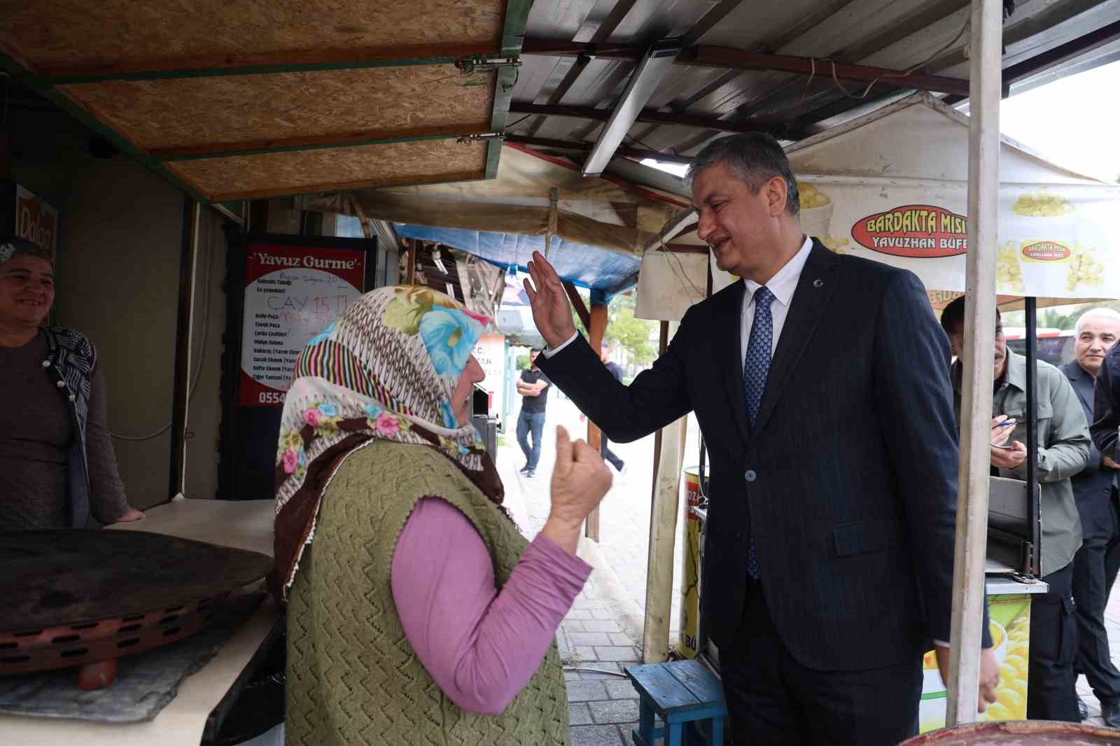 Vali Yavuz, Kozan’da vatandaşlarla bir araya geldi
