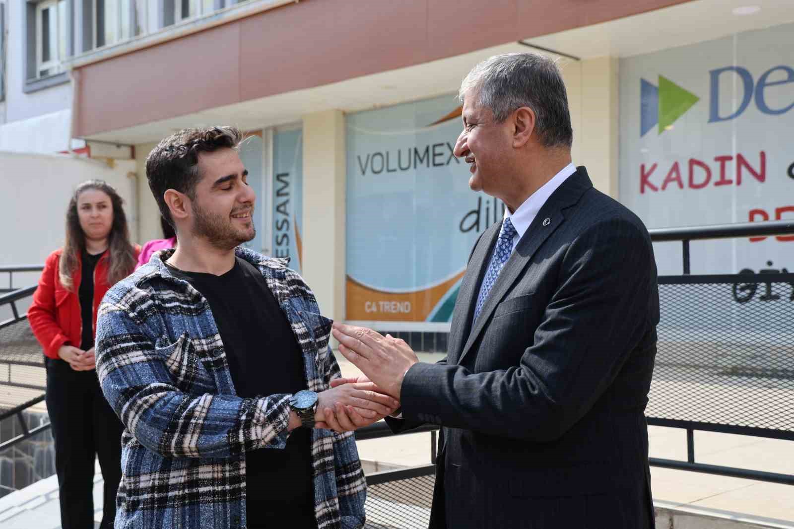 Vali Yavuz, Kozan’da vatandaşlarla bir araya geldi
