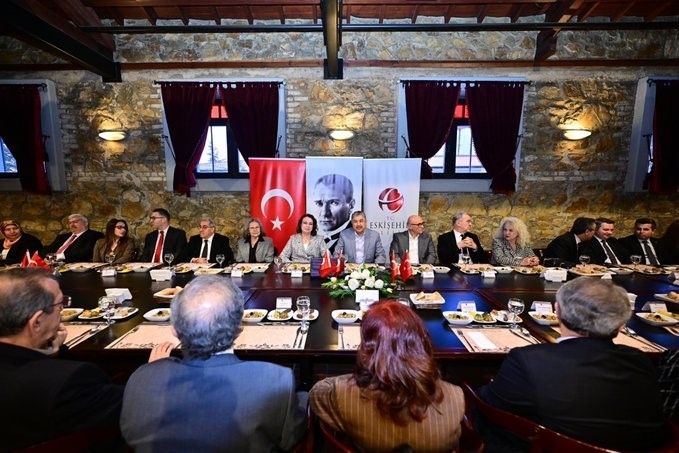 Vali Yılmaz, iftarda mülki idare amirleriyle buluştu
