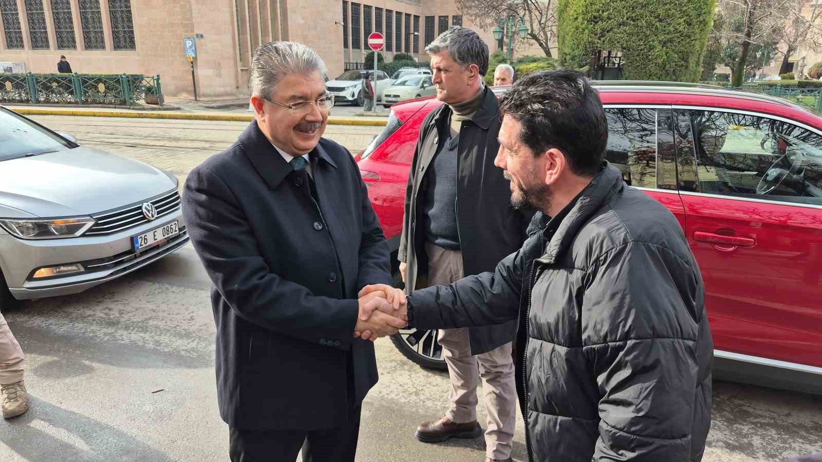 Vali Yılmaz, kapı kapı dolaşıp esnafı ziyaret etti
