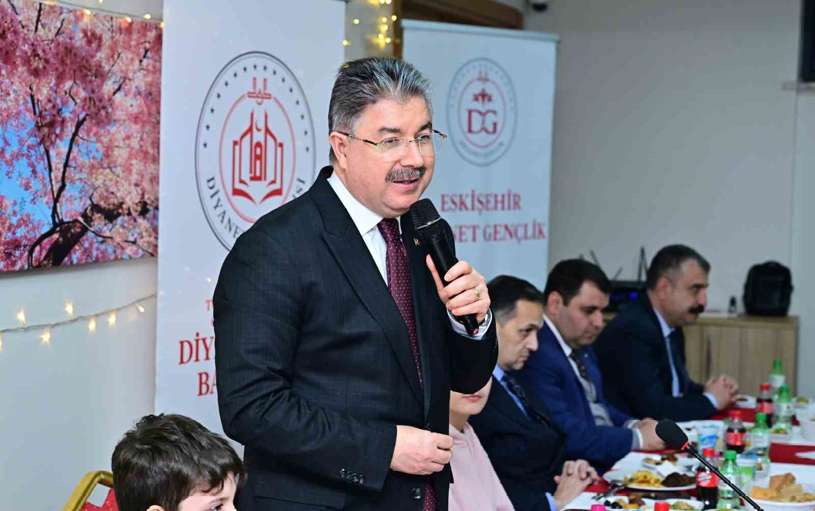 Vali Yılmaz, öksüz ve yetim çocuklarla iftar yaptı
