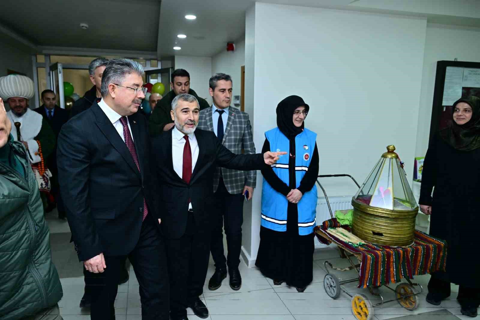 Vali Yılmaz, öksüz ve yetim çocuklarla iftar yaptı
