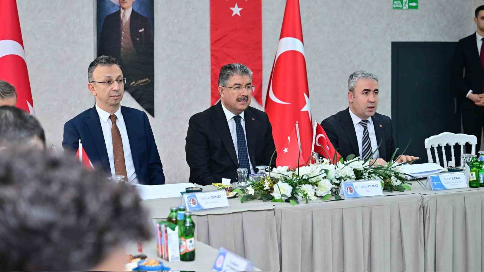 Vali Yılmaz’dan başarılı İŞKUR personeline teşekkür belgesi
