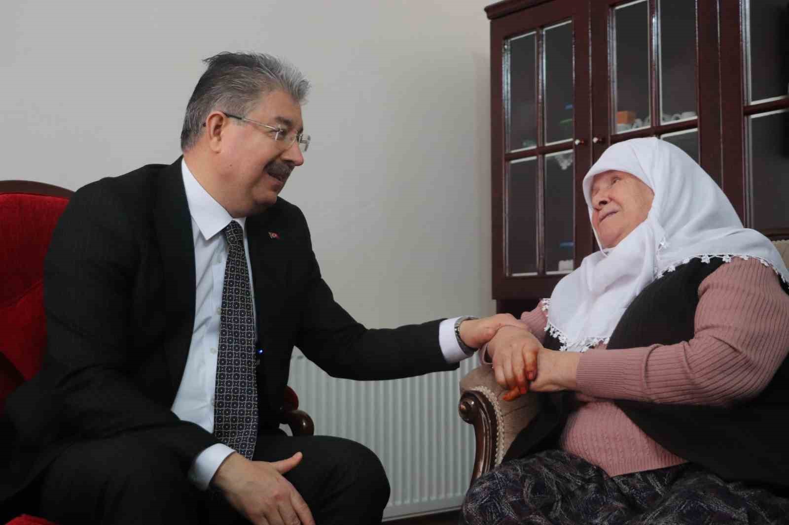 Vali Yılmaz’dan vefa ziyareti
