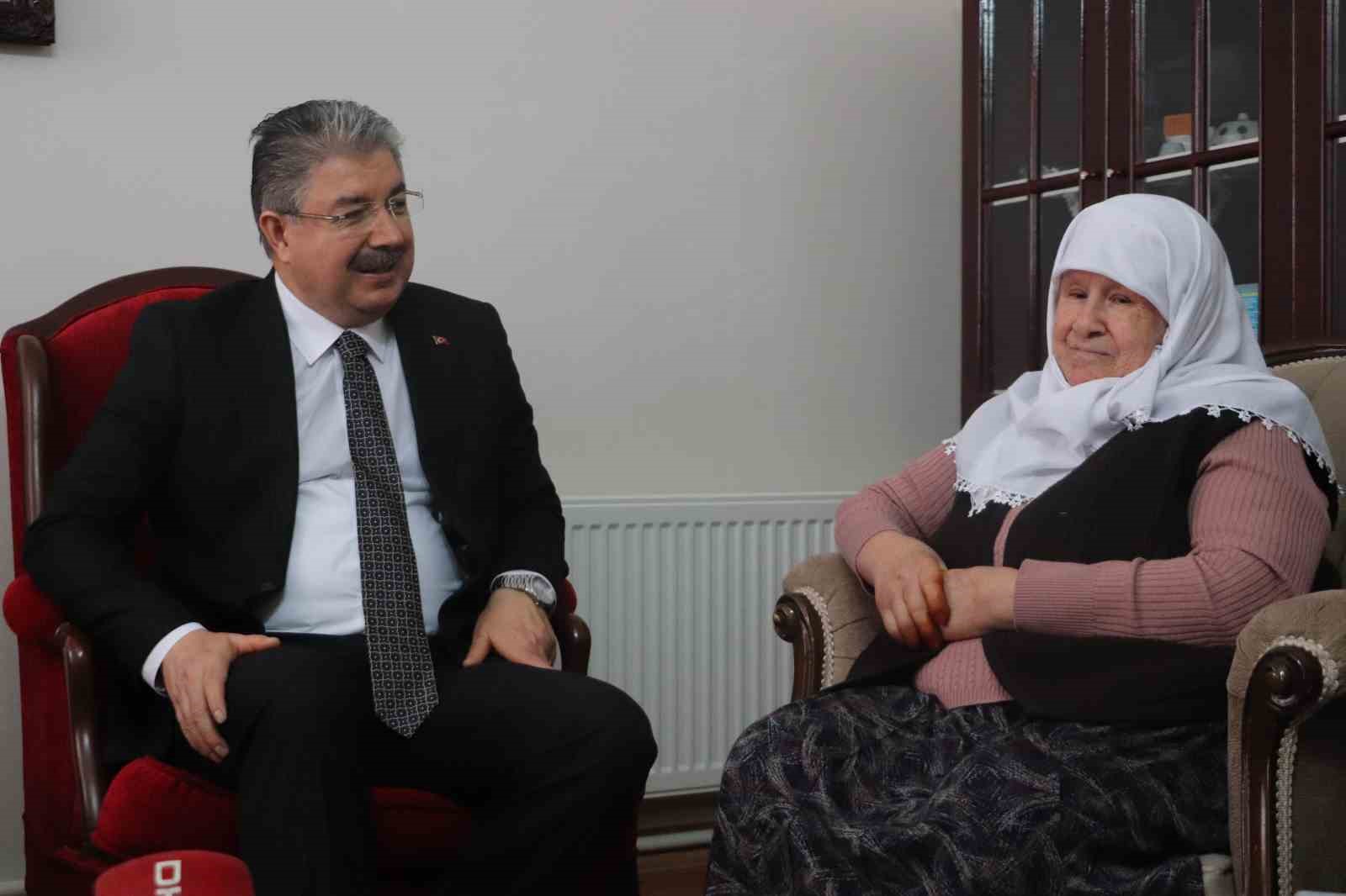 Vali Yılmaz’dan vefa ziyareti
