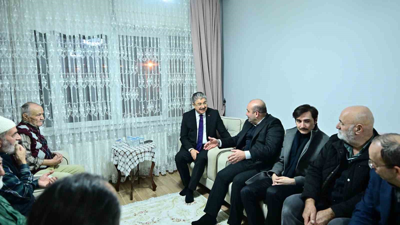 Vali Yılmaz’dan vefat eden Öztürk’ün ailesine taziye ziyareti
