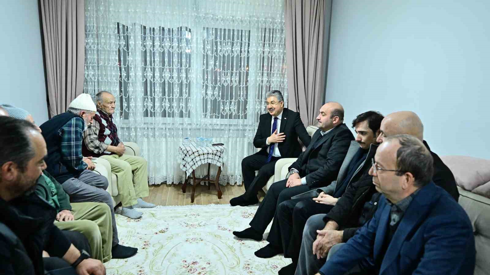 Vali Yılmaz’dan vefat eden Öztürk’ün ailesine taziye ziyareti
