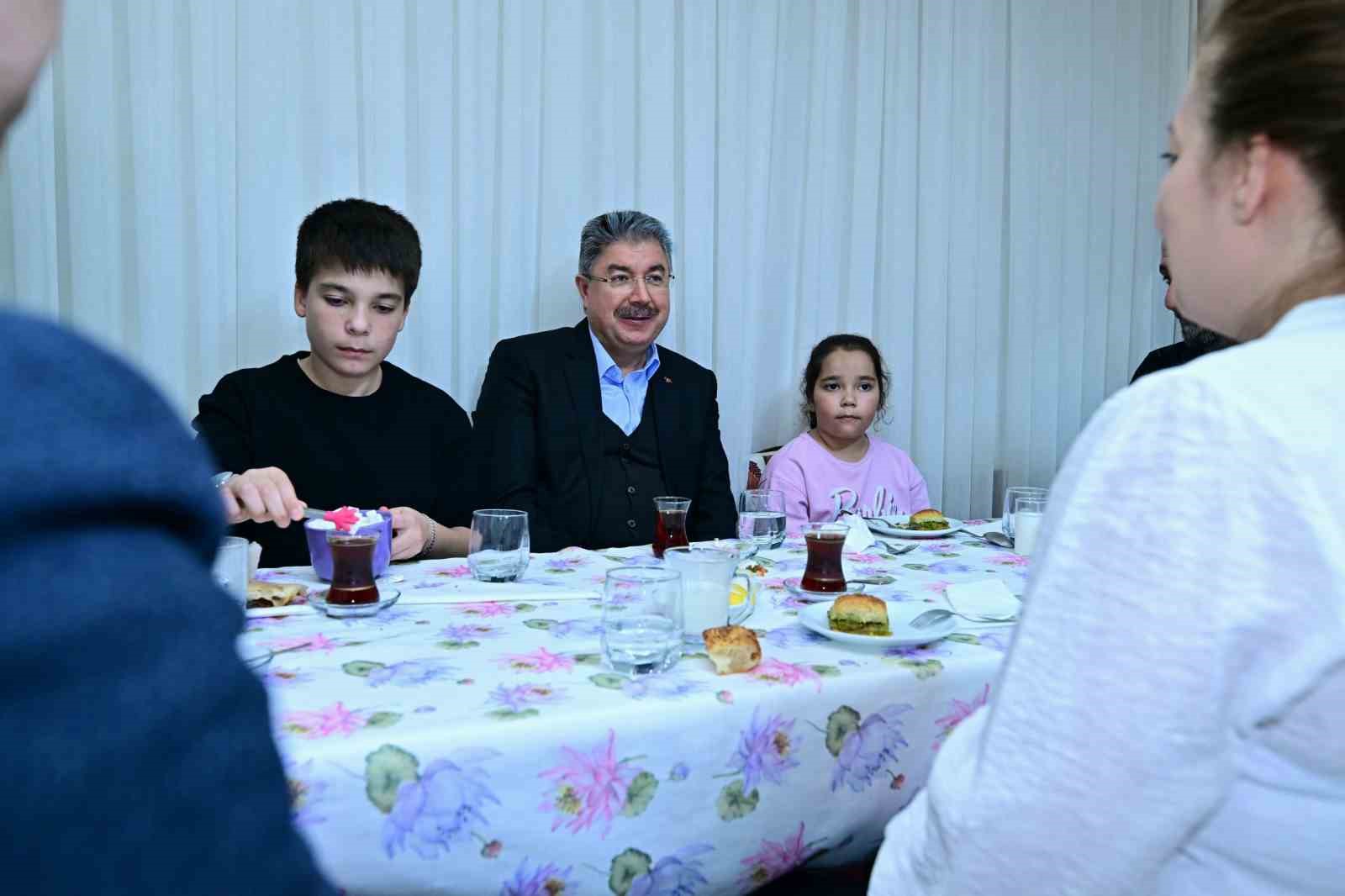 Vali Yılmaz’ın hane ziyaretleri sürüyor
