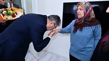 Vali Yılmaz’ın ilk ziyareti şehit ailesine oldu
